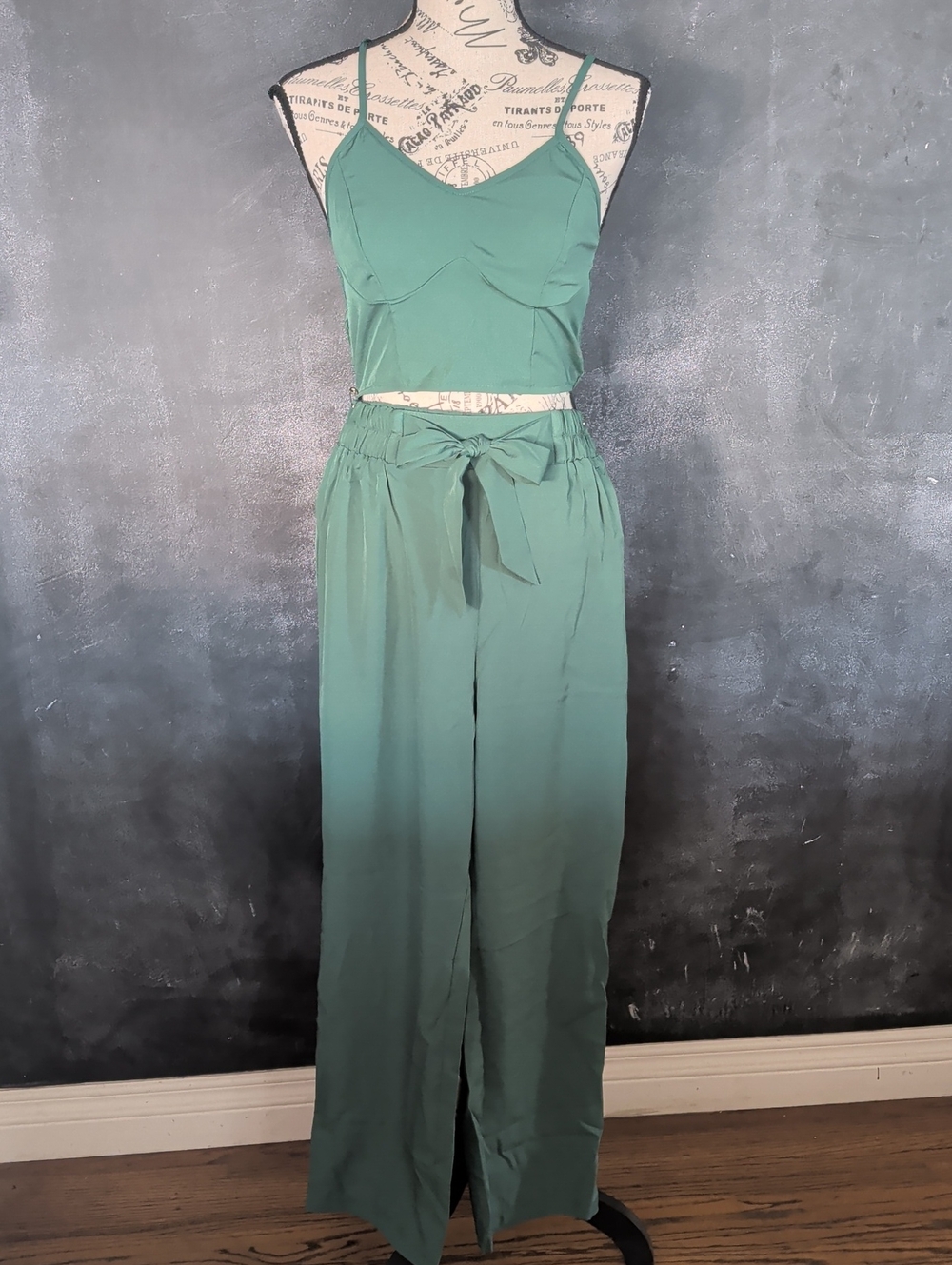 2-Piece Crop Top & Pants Set